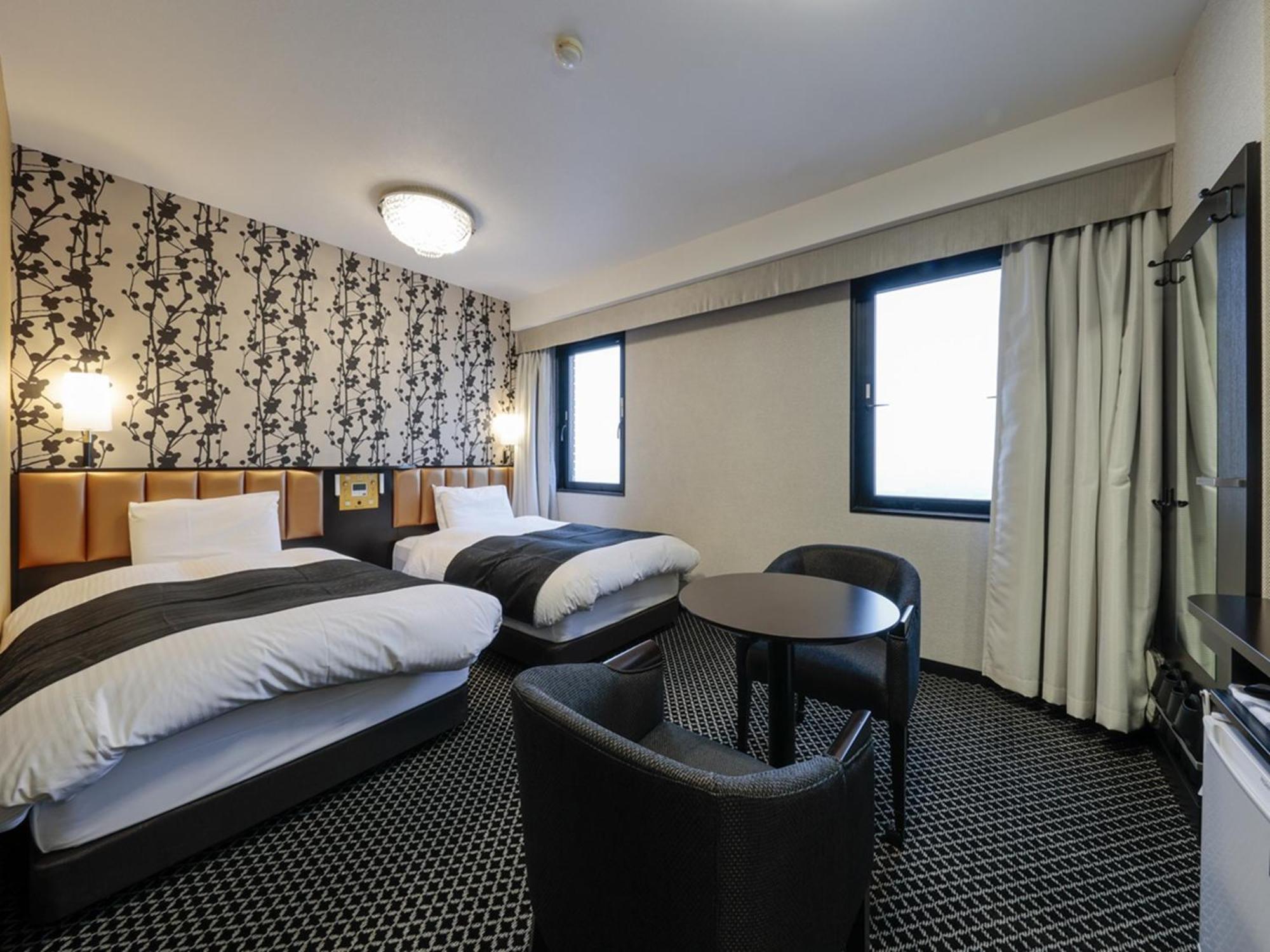 Apa Hotel Tonami Ekimae Extérieur photo