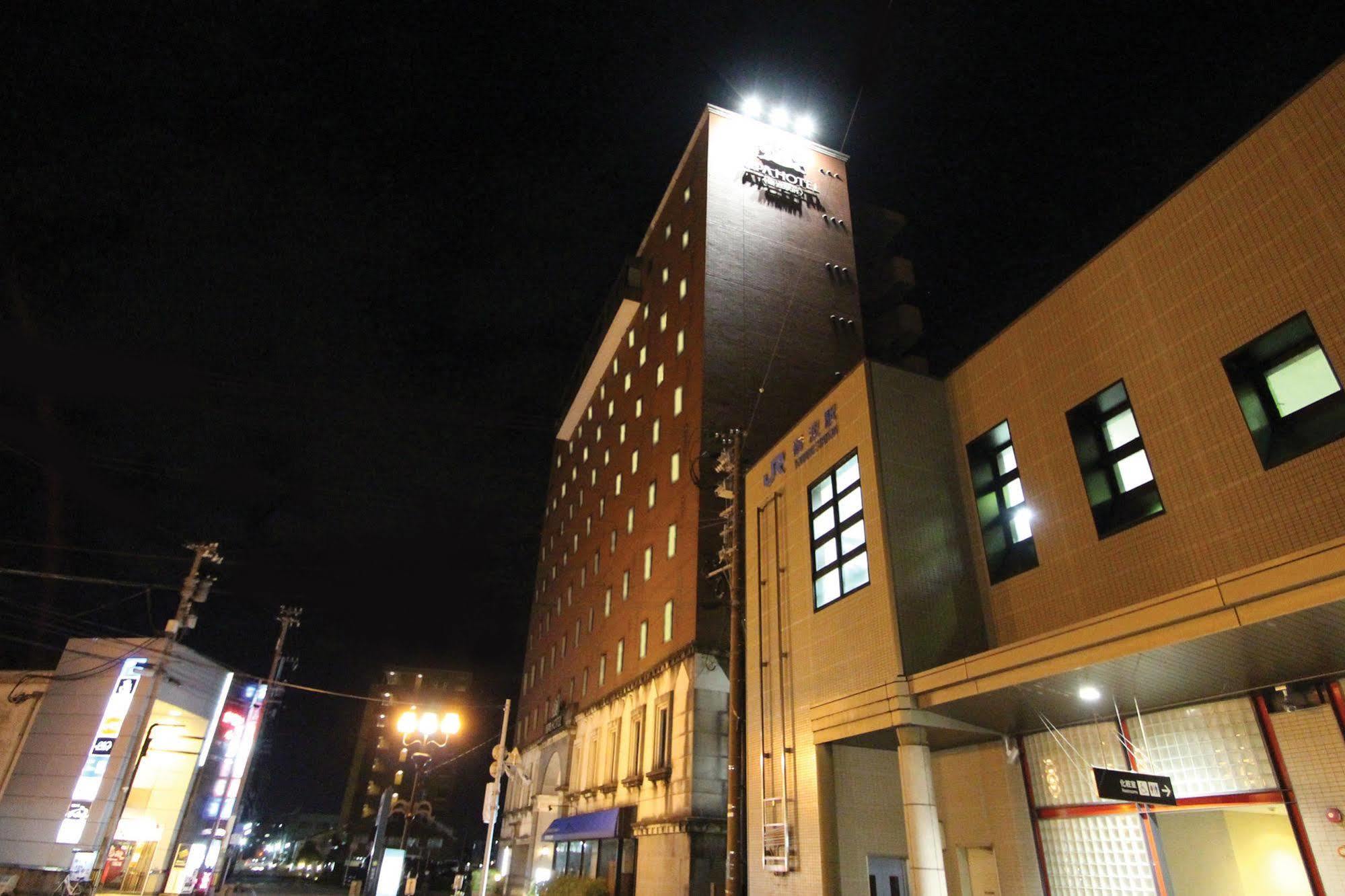 Apa Hotel Tonami Ekimae Extérieur photo